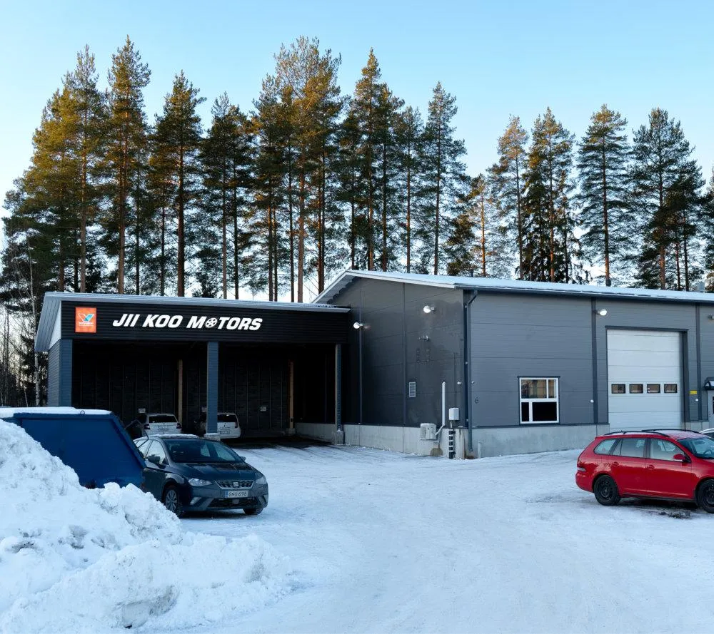 JII KOO Motorsin korjaamohalli